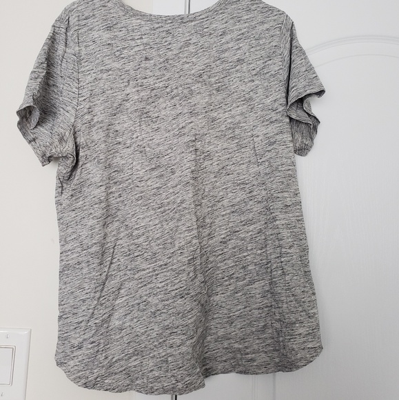 T-Shirt - Picture 2 of 3